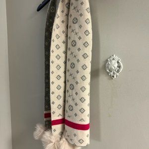 SCIM90 Grey Scarf with Pink and Cream Fox POM POMS